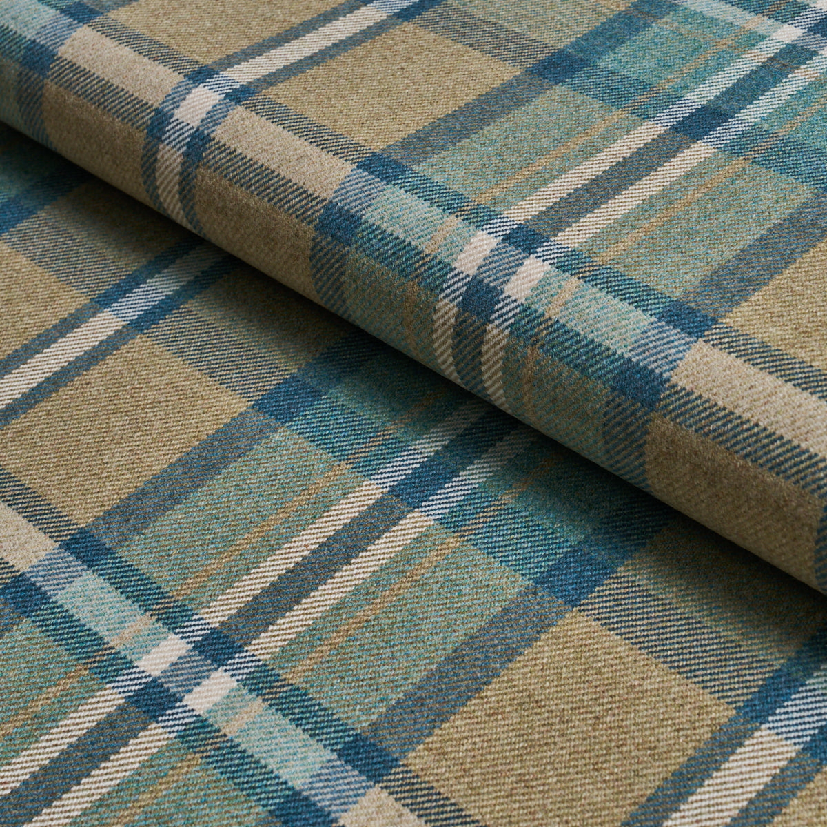 SCHUMACHER  A COUNTRY LIFE HARRIS MERINO PLAID   Leaf   - 86610