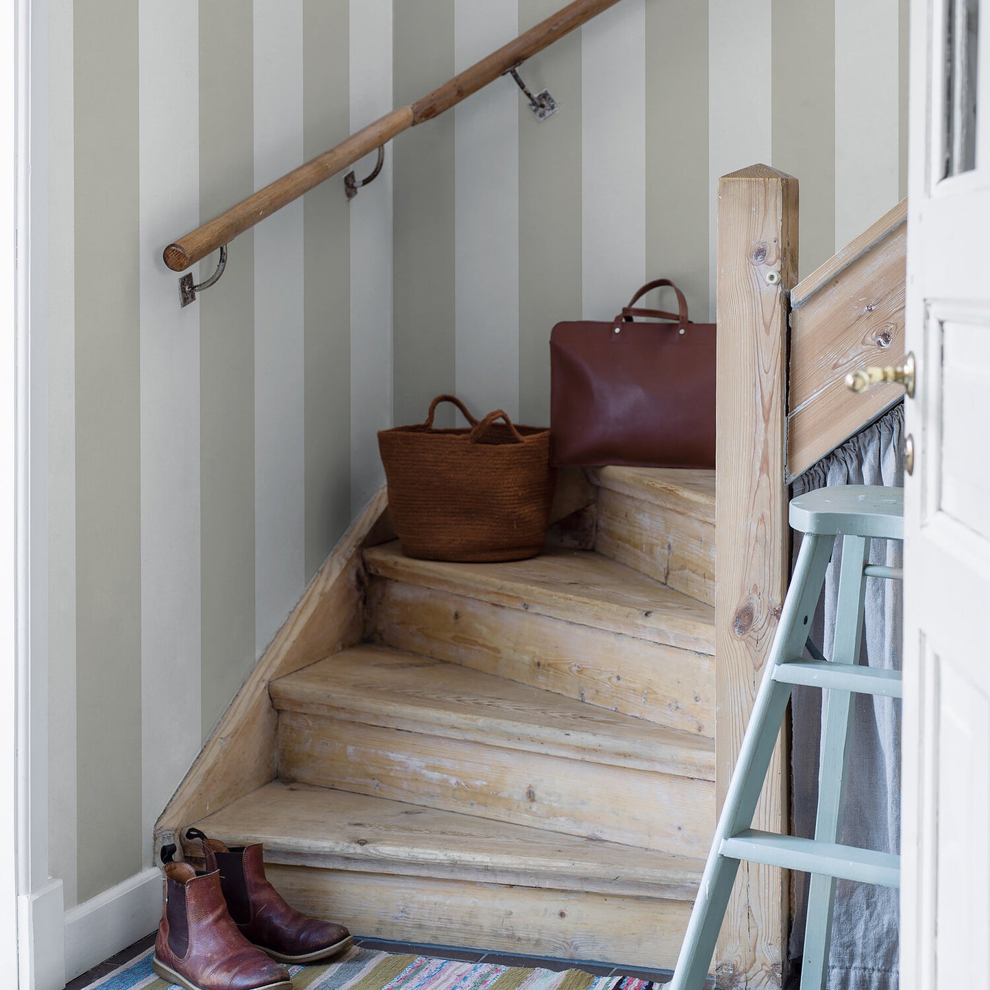 SCHUMACHER  Borastapeter ORUST STRIPE   STONE   - 8879