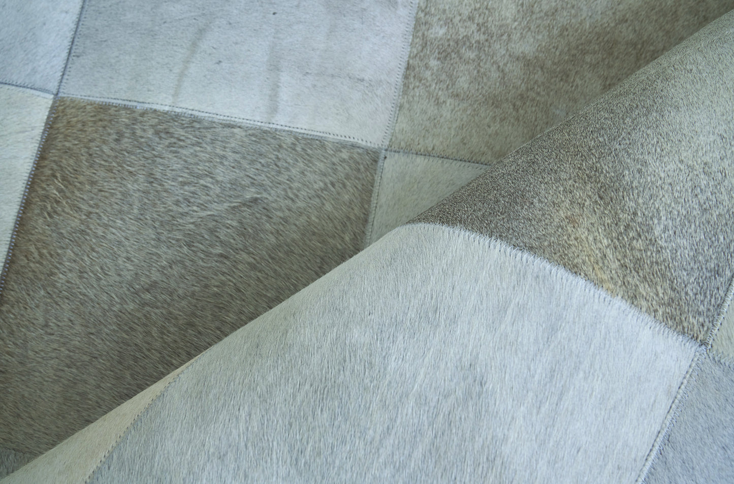 EXQUISITE RUGS   Natural Hide Indoor Hand Stitched    - 9756-5'X8'