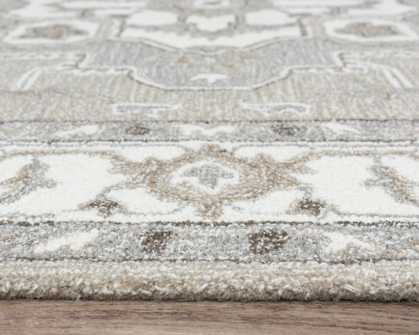 Conley Traditional rug, 8' x 10