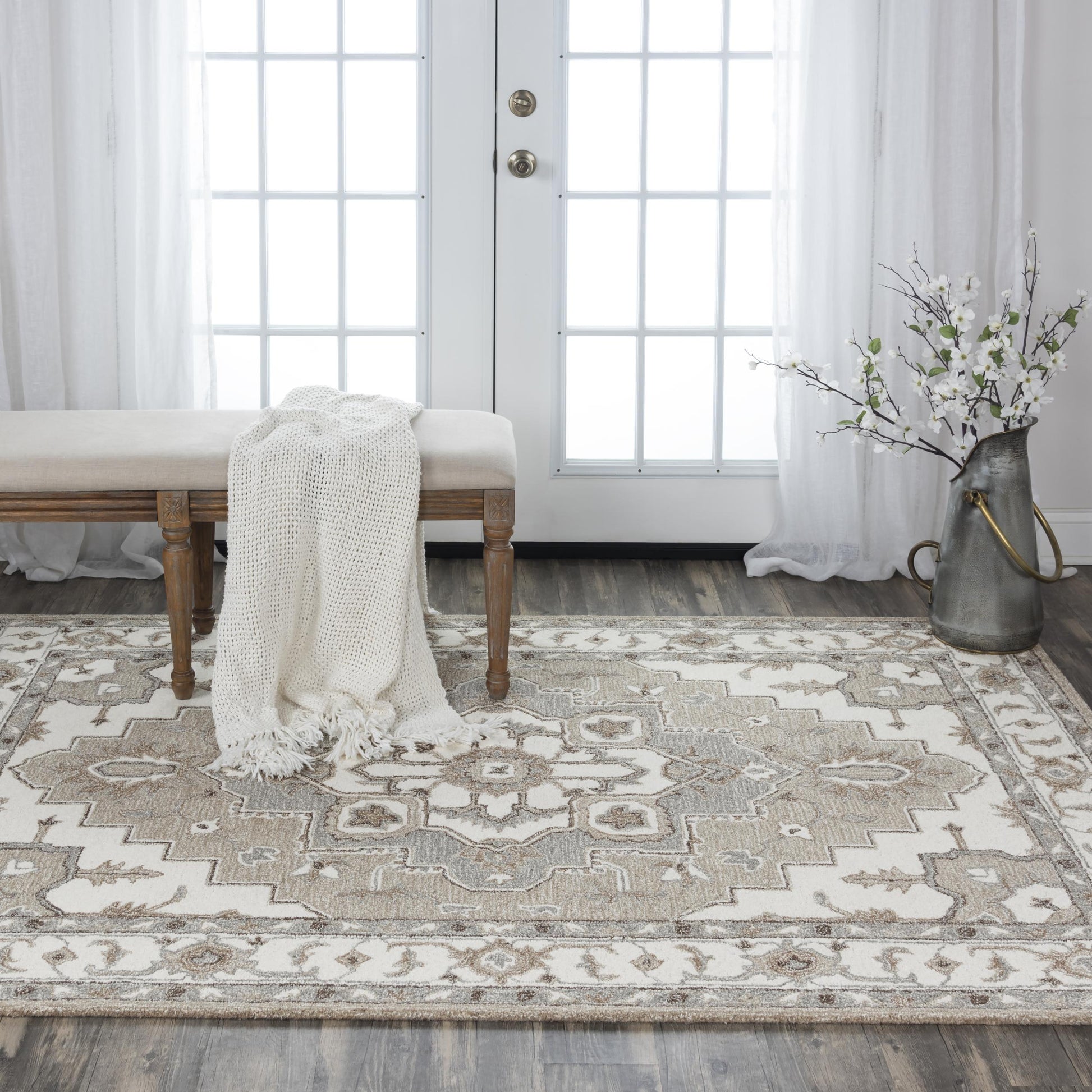 Traditional rug, 8' x 10'.