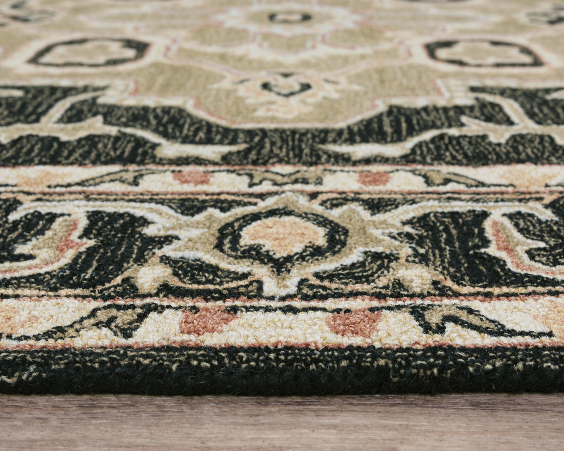 Conley Traditional rug, 5' x 8