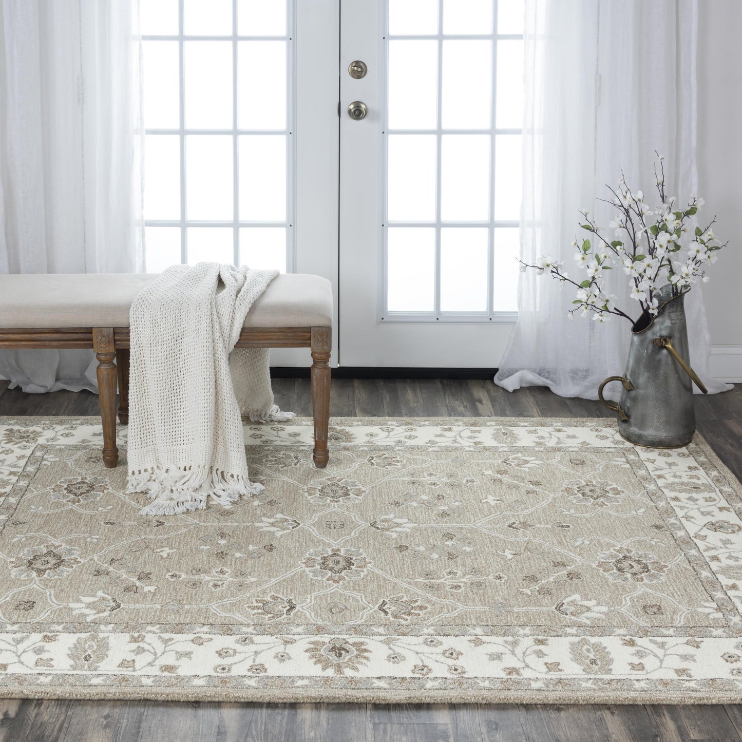 Traditional rug, 8' x 10'.
