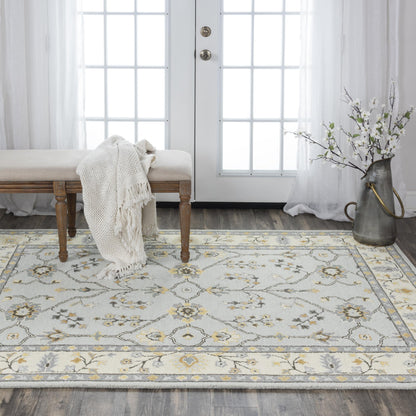 Traditional rug, 5' x 8'.