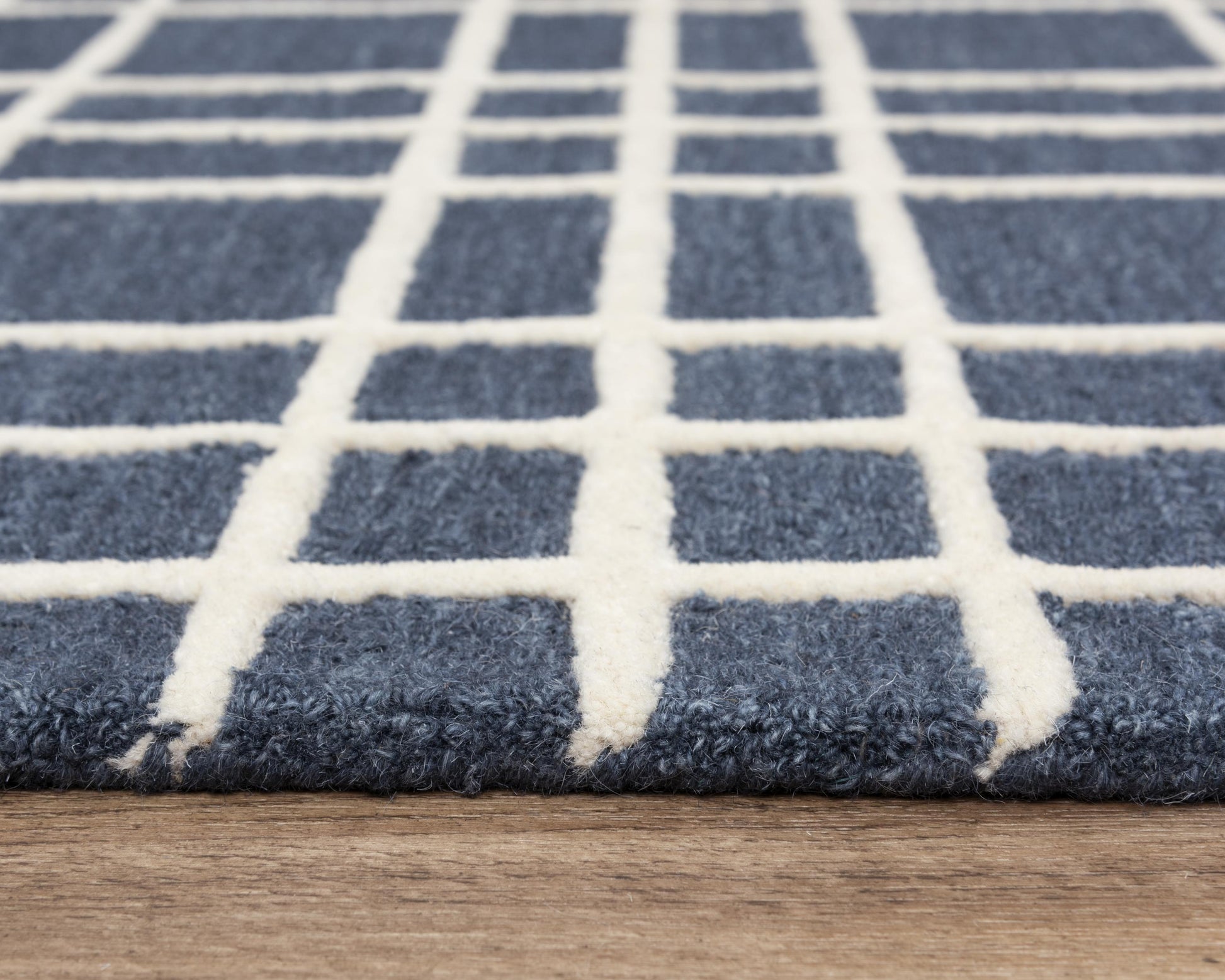 Lofton Contemporary rug, 5' x 8'.