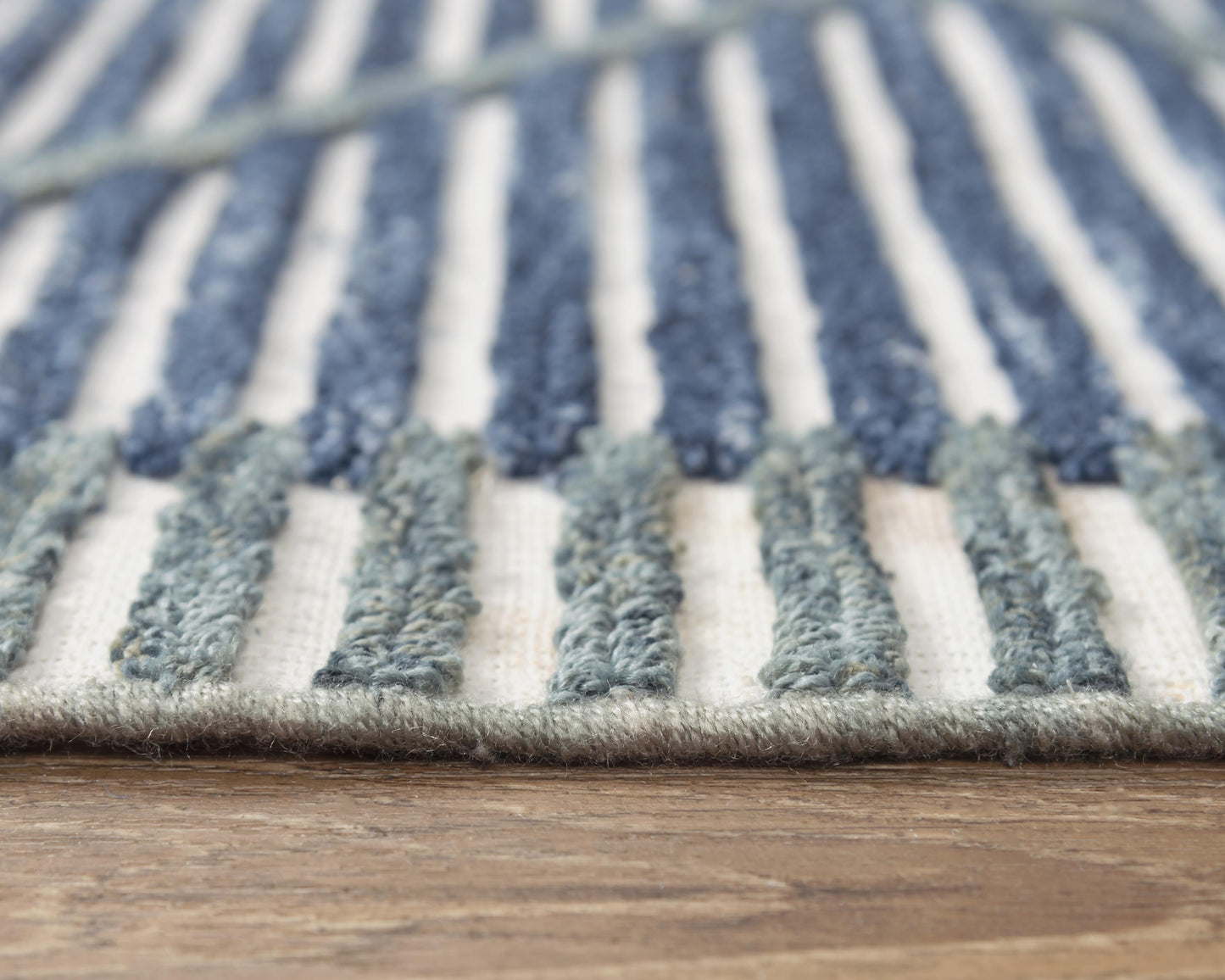 Contemporary rug, 5' x 8'.