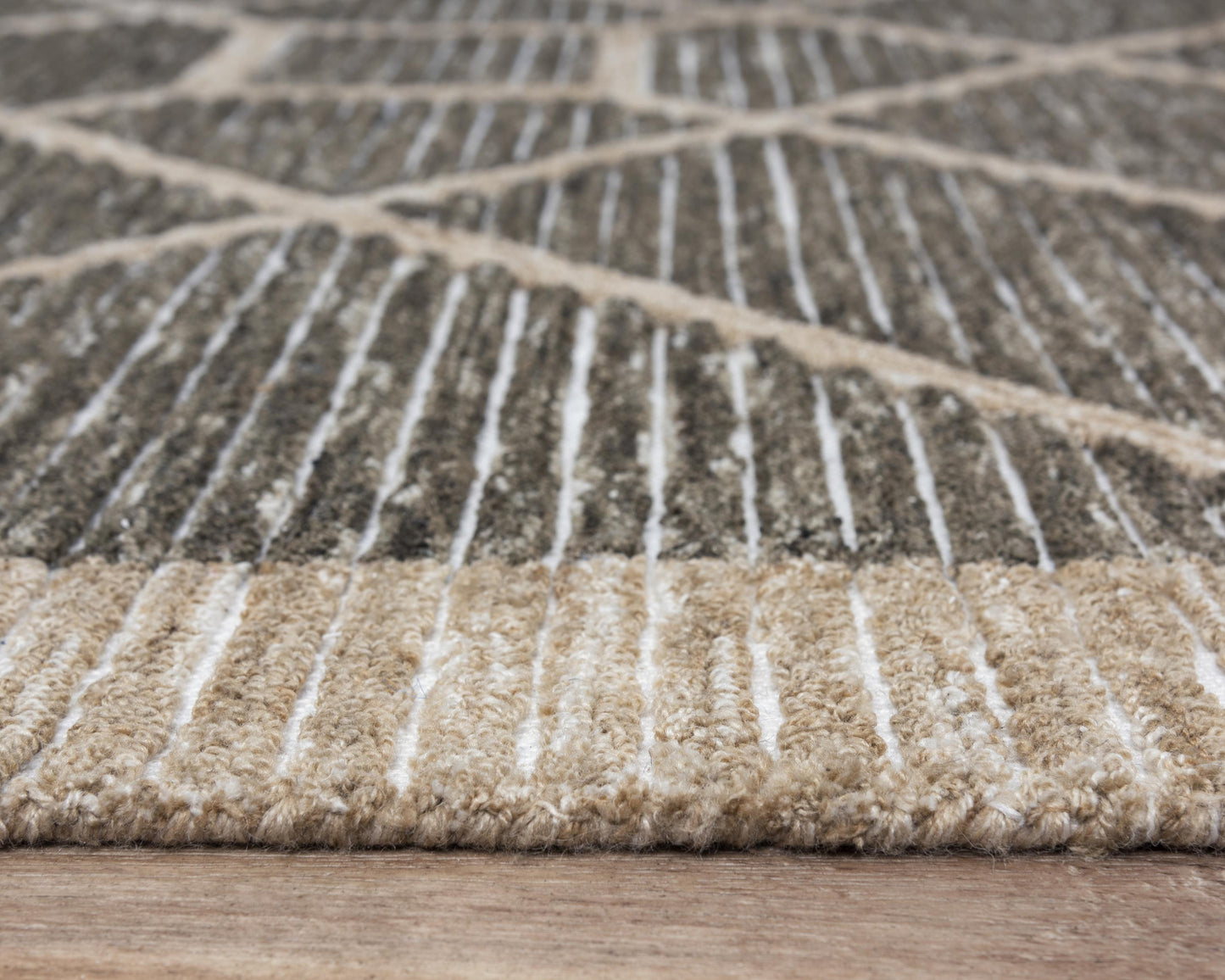 Rug, 5' x 8'.