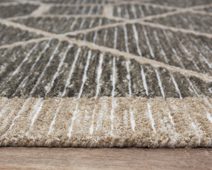 Rug, 5' x 8'.