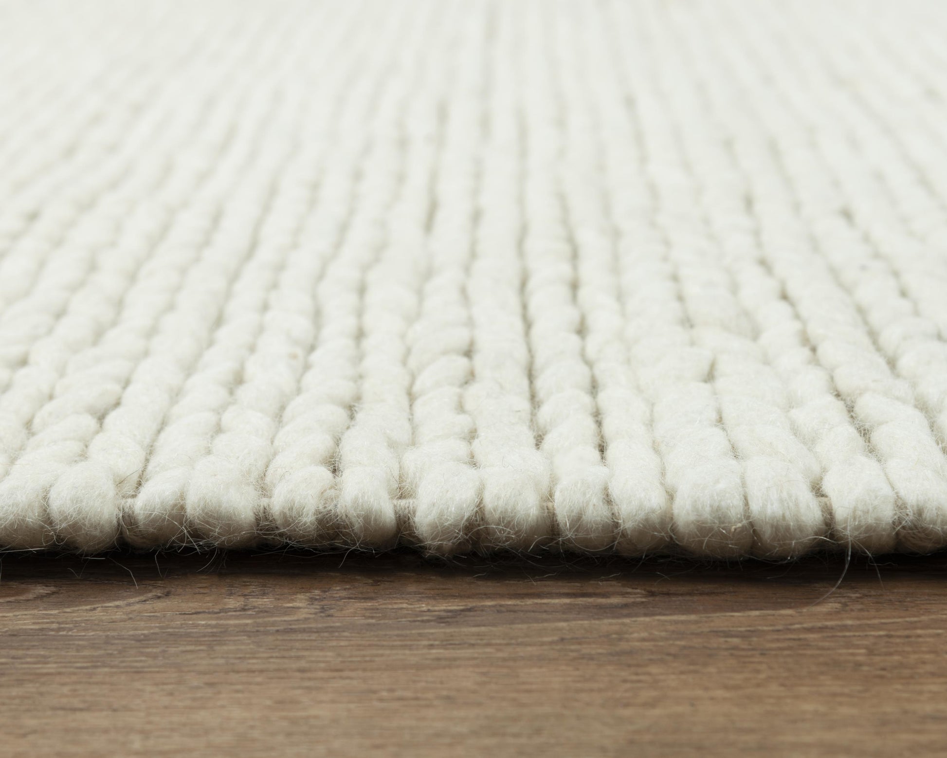 Area rug, 9' x 12'.