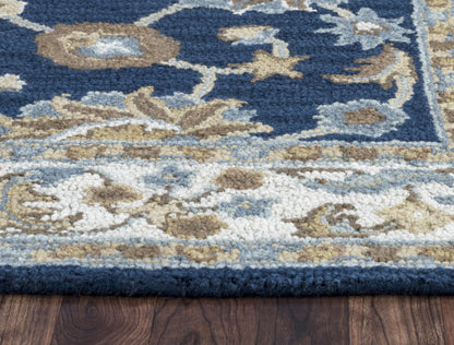 Ashlyn traditional rug, 8' x 10'.