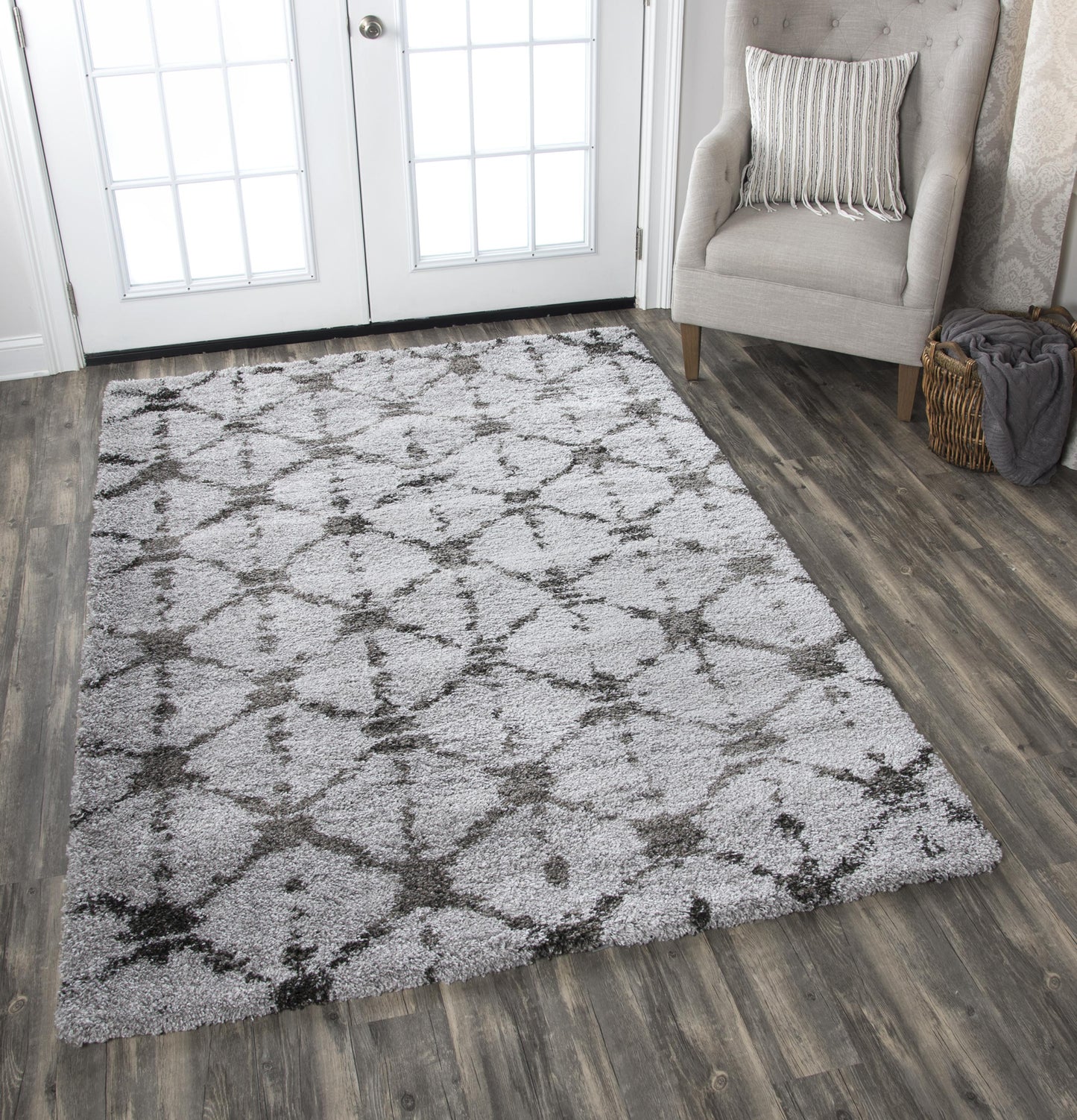 Shag rug, 8' x 10