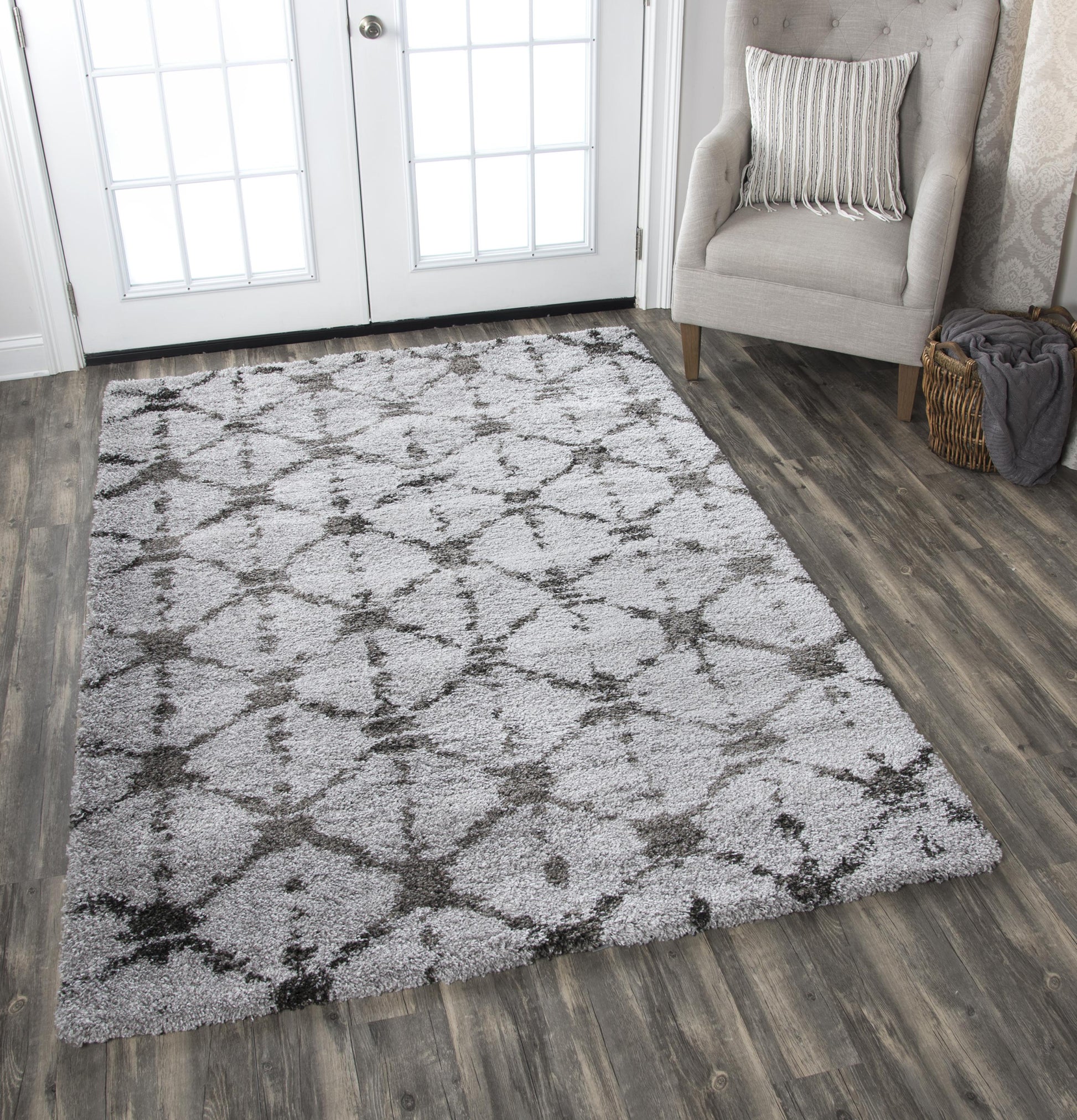 Shag rug, 8' x 10