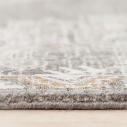 Traditional patterned area rug, 9' x 12'.