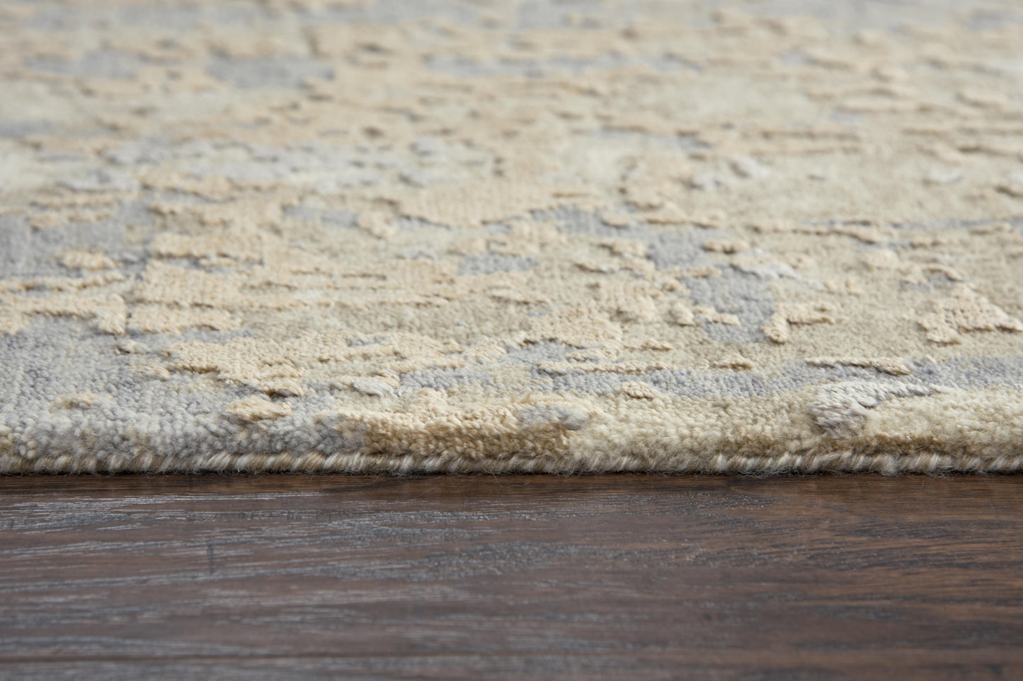 Area rug, 9' x 12'.
