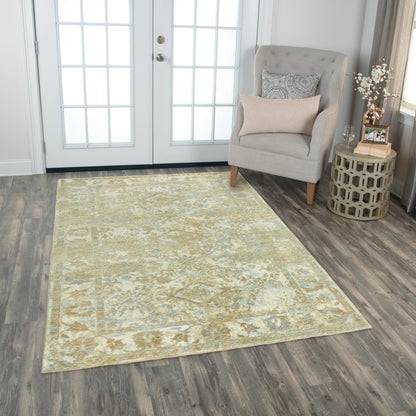 Traditional 5' x 8' rug with an ornate pattern.