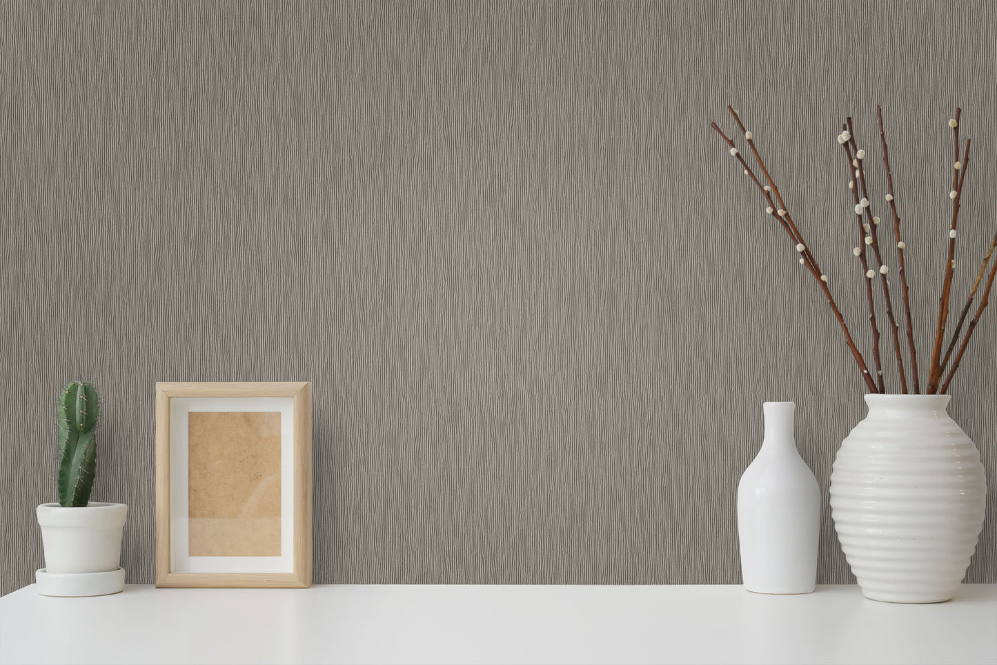 Gray vinyl wallpaper textured with palm fiber pattern and gloss finish, modern wallcovering for living room bedroom and office accent walls, neutral gray textured wallpaper for contemporary and minimalist interiors, durable USA made vinyl wallpaper for luxury home decor and interior design projects.
Vinyl wallcovering Palm Fiber Gloss - NJ26ATL-1022