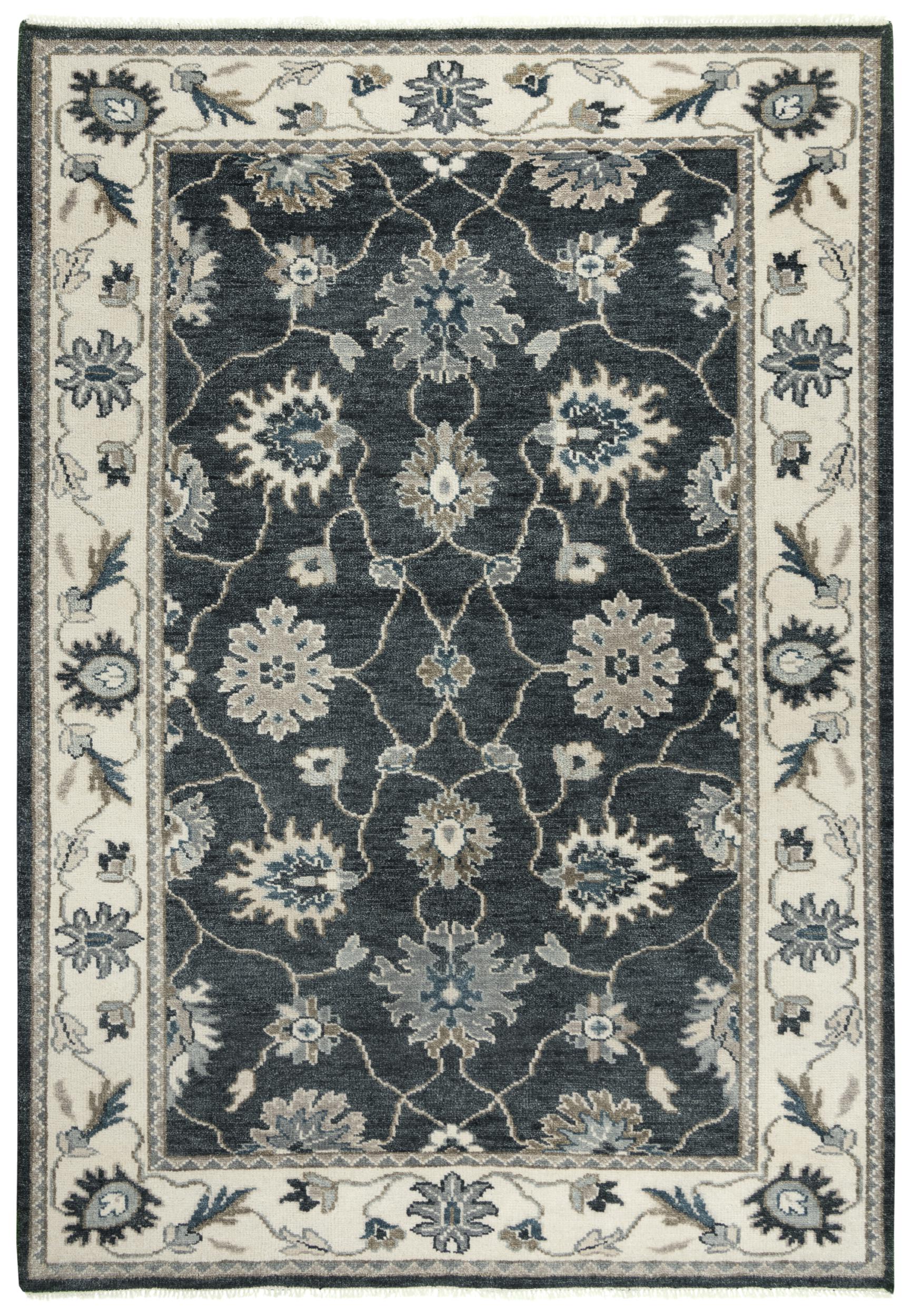 Ashton traditional rug, 2' x 3'.