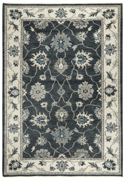 Ashton traditional rug, 2' x 3'.