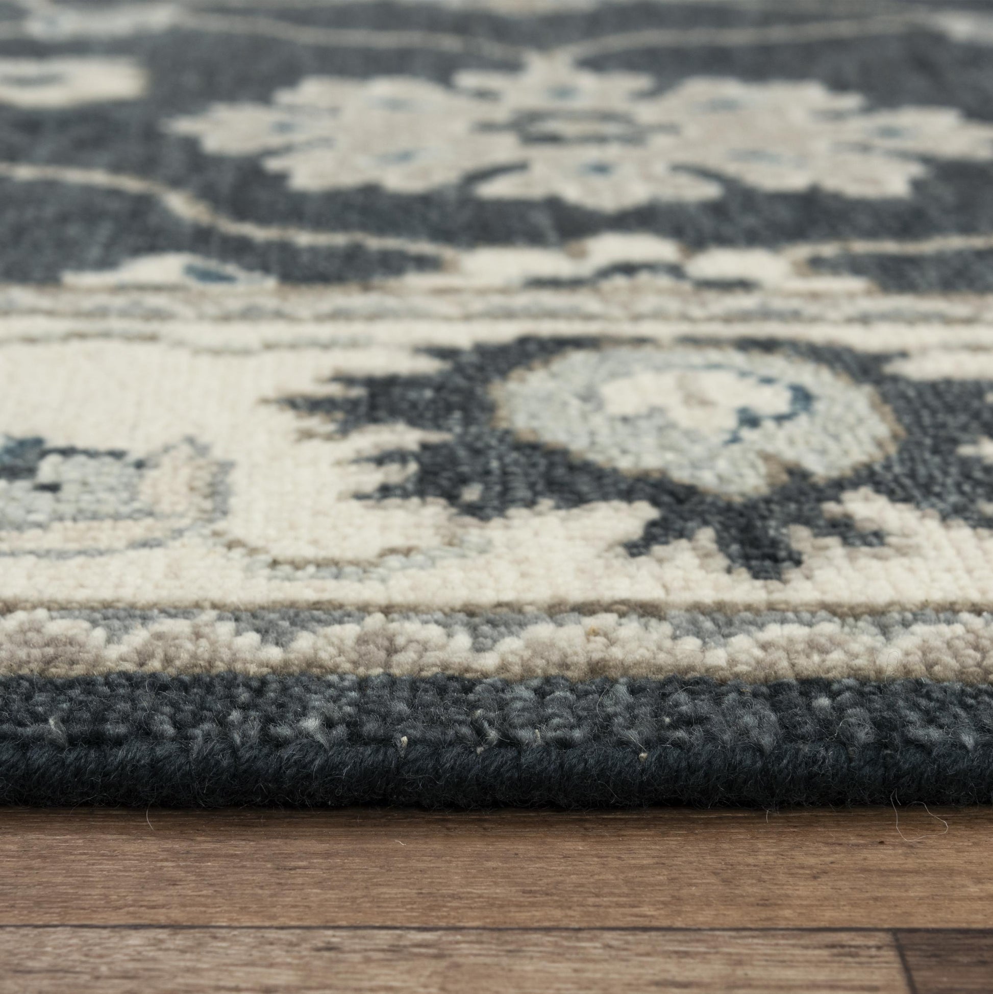 RIZZY HOME RUGS Ashton Traditional 6' x 9' rug - ATNATN91616370609
