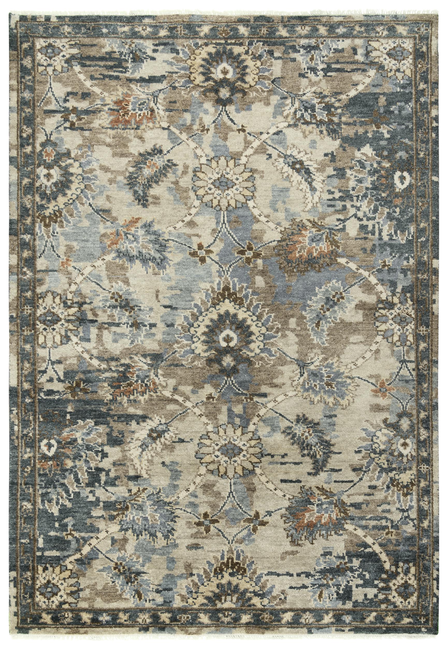 Traditional rug, 9' x 12'.