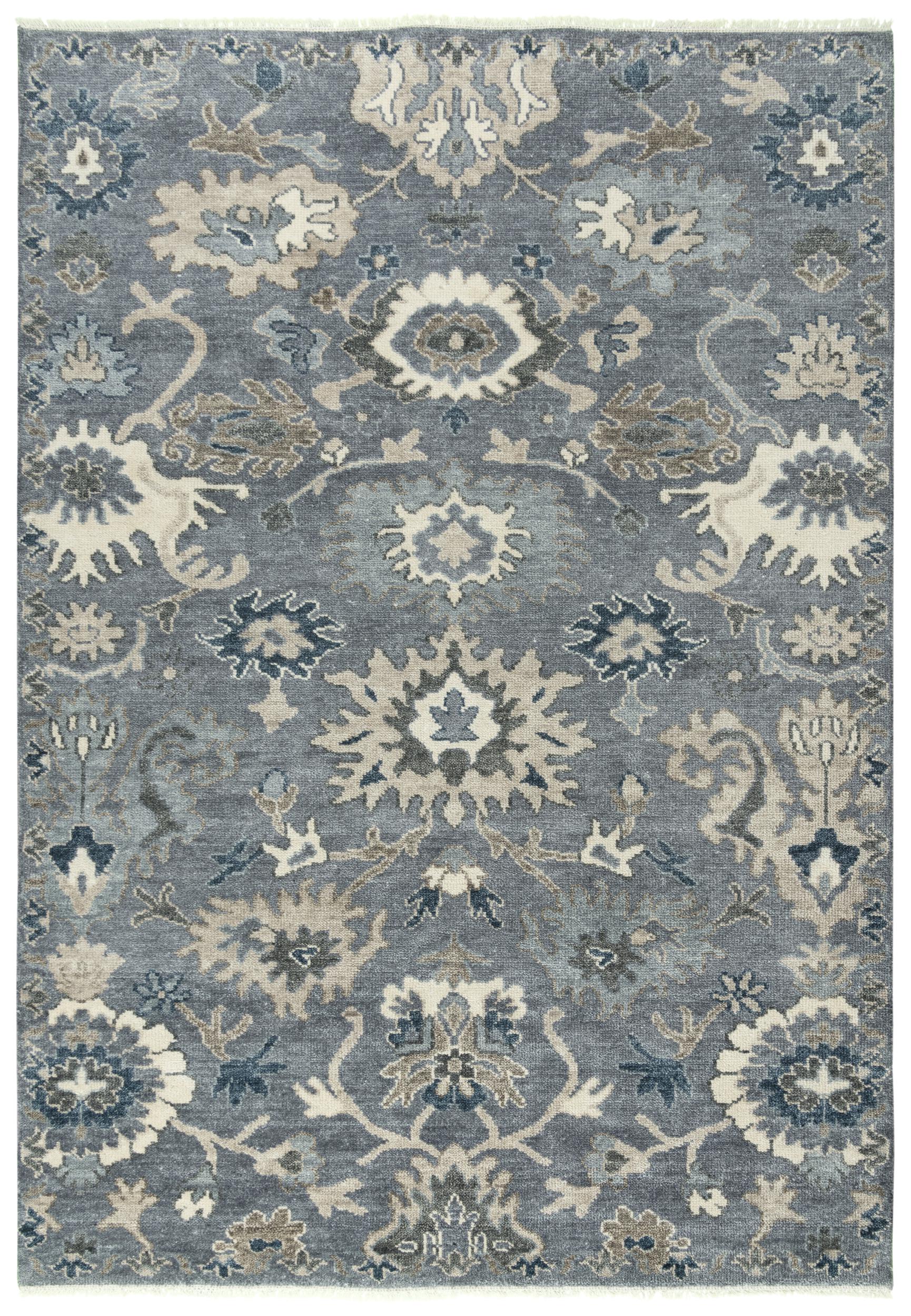 Traditional rug 2' x 3'.