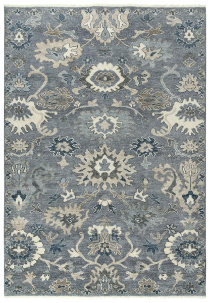 Traditional rug 2' x 3'.