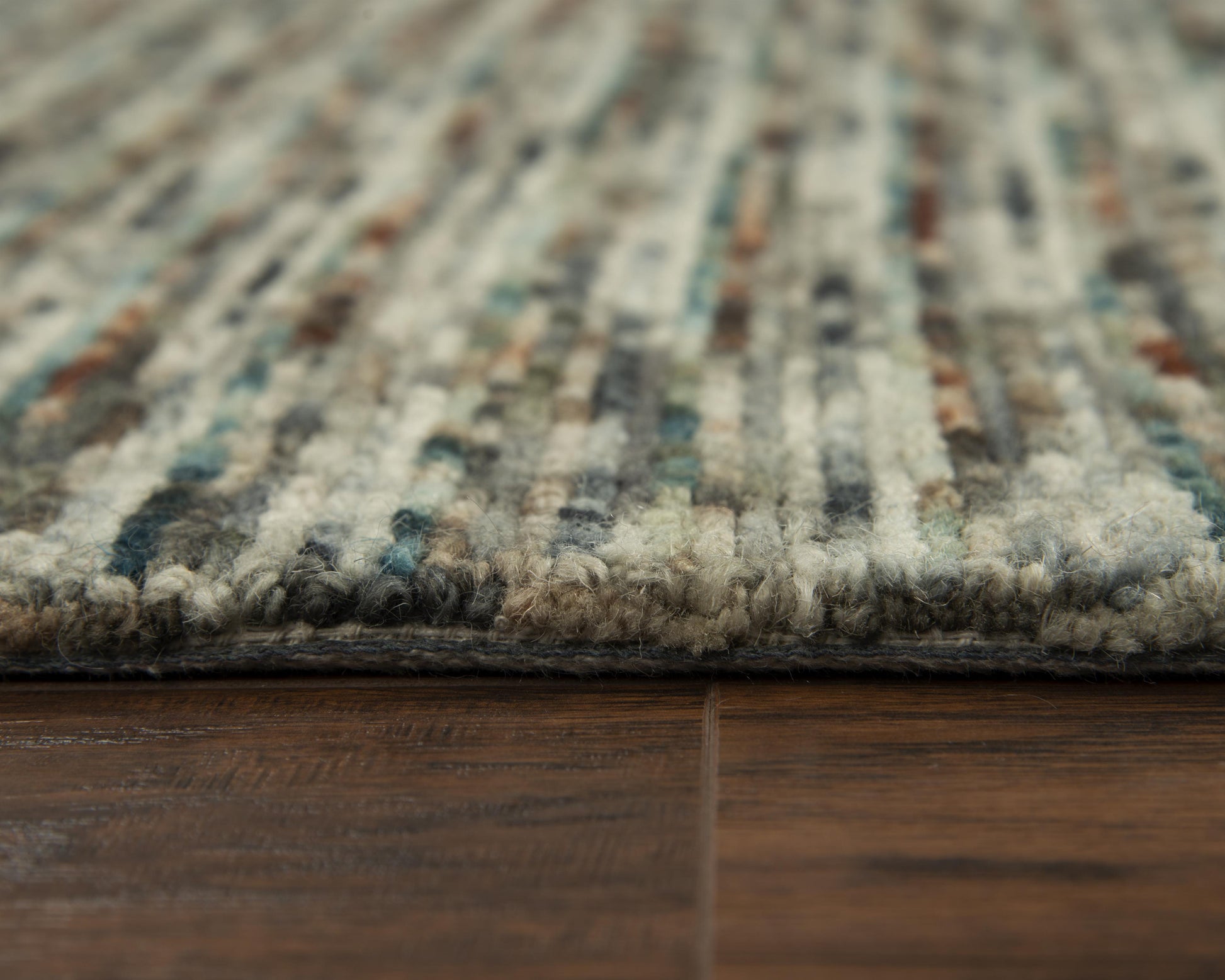 Casual rug, 8' x 10'.
