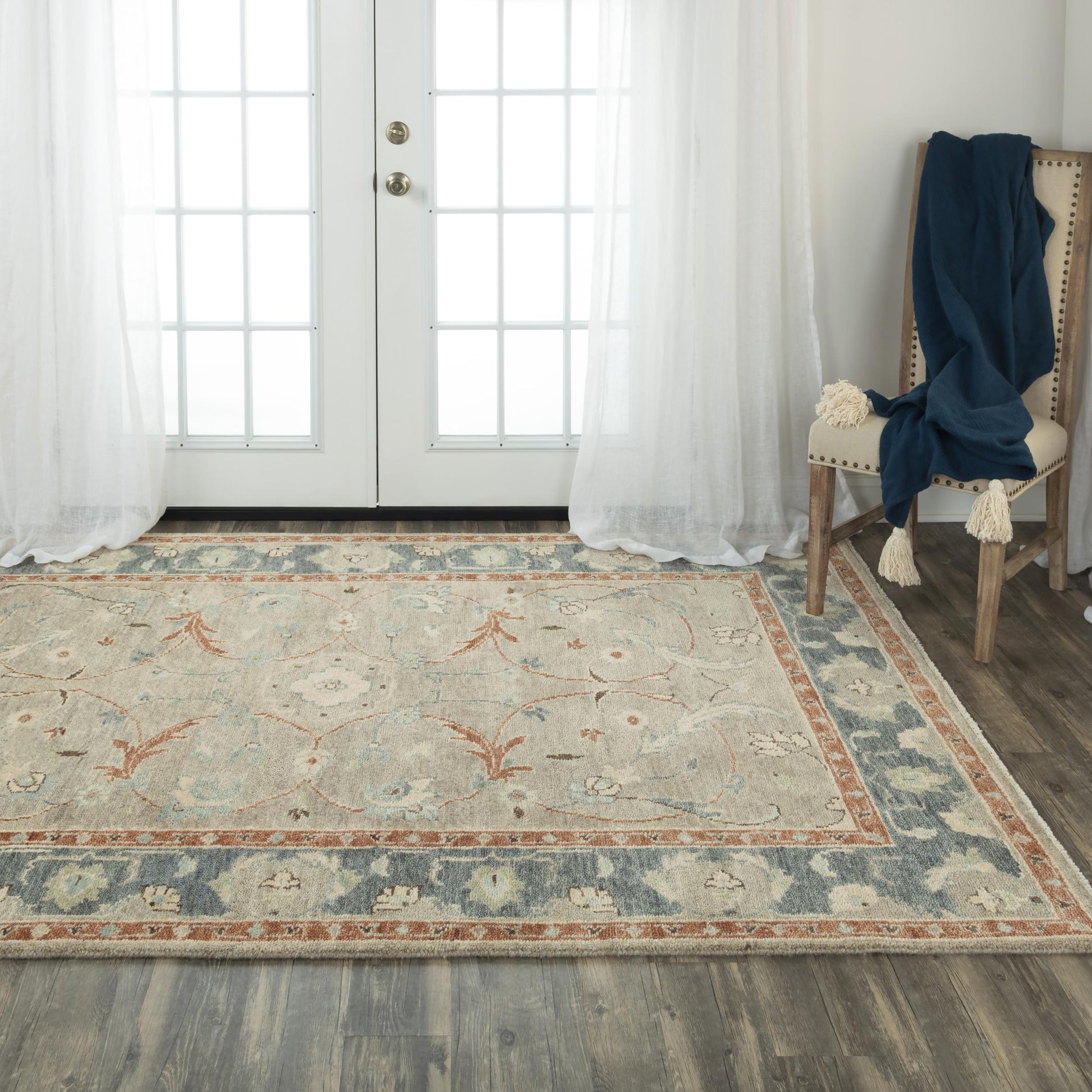 Belmont Traditional rug, 6' x 9'.