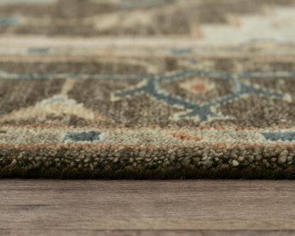 Traditional rug, 6' x 9'.