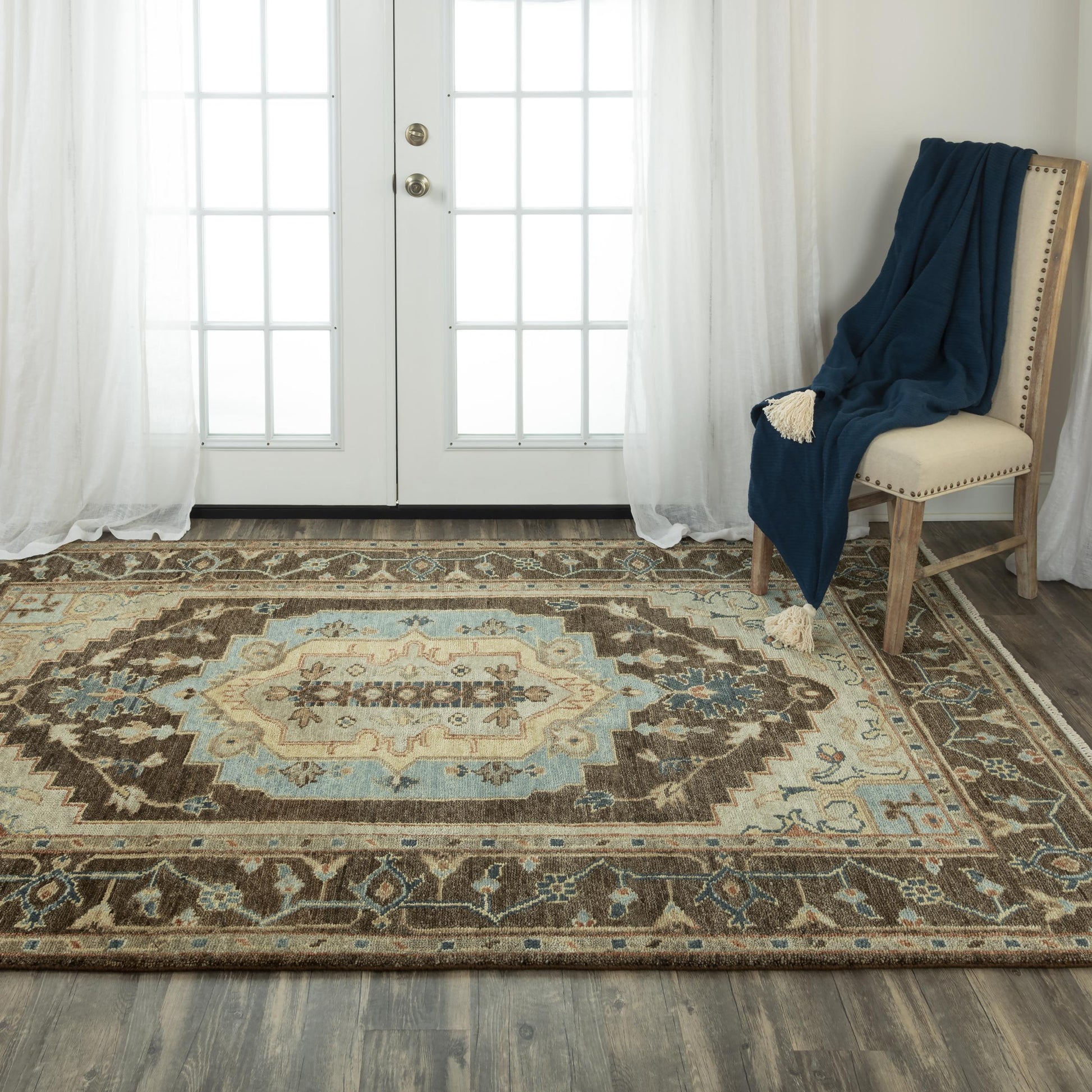 Belmont Traditional rug, 10' x 14'.