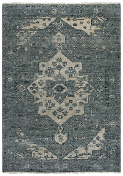 Traditional rug, 2' x 3'.