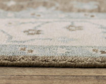 Traditional rug, 9' x 12'.