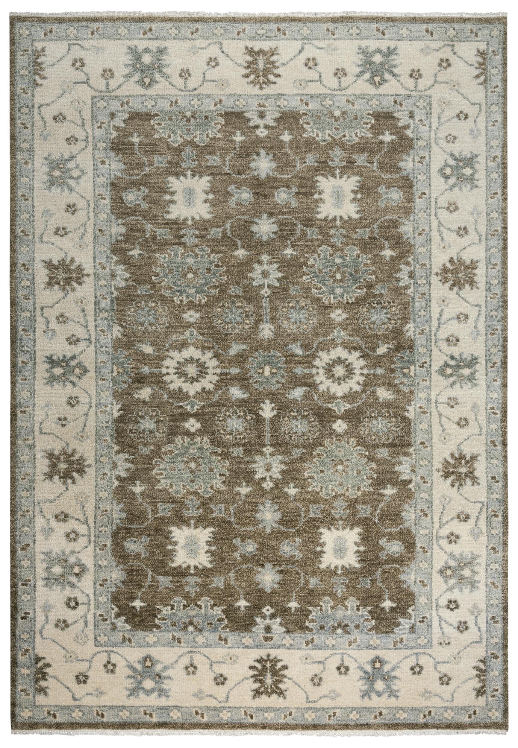 Traditional rug, 6' x 9'.