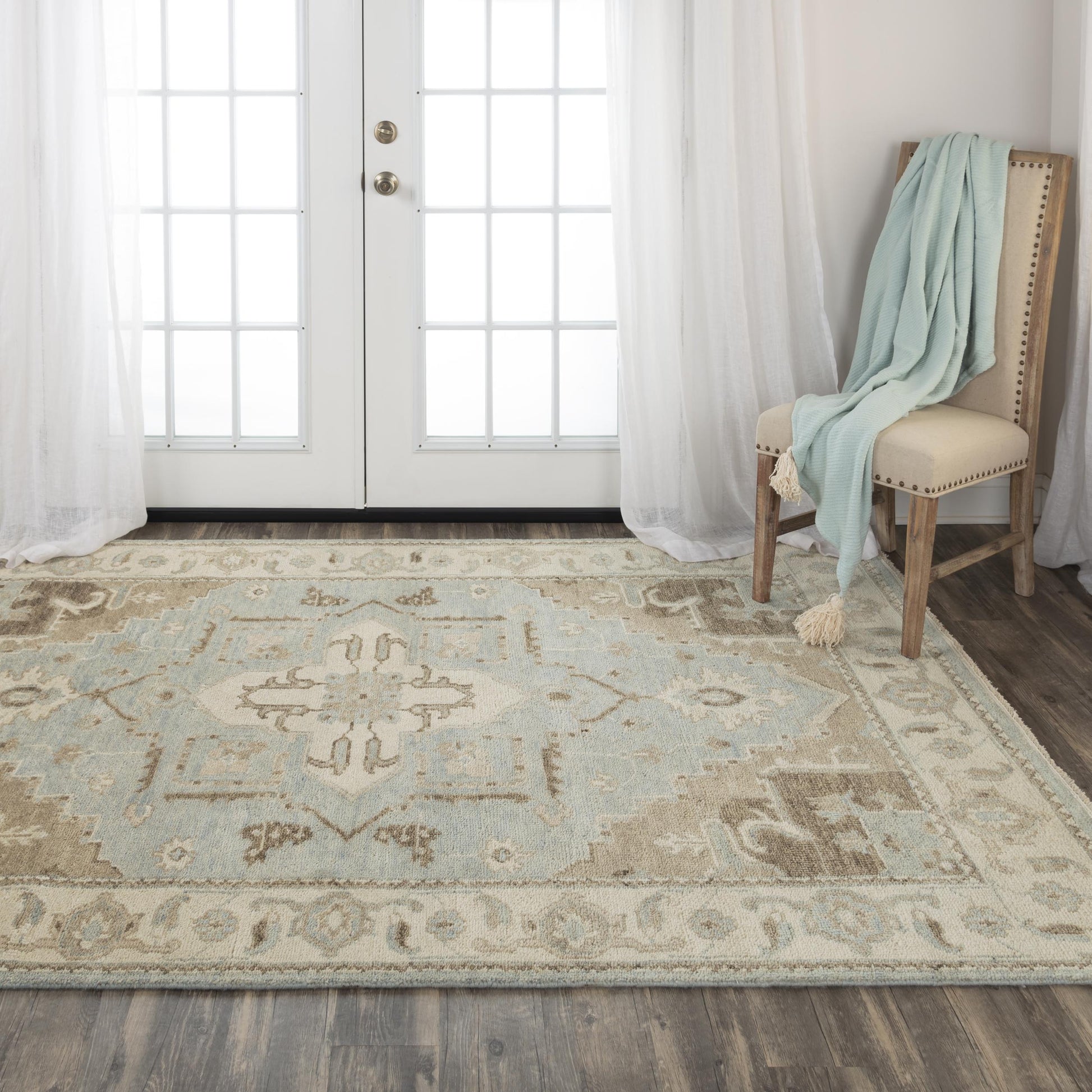 Belmont traditional rug, 9' x 12'.