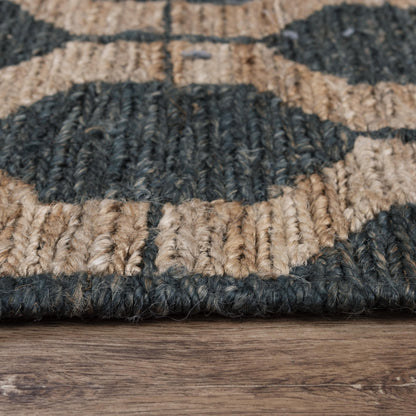 Rug, 5' x 8'.