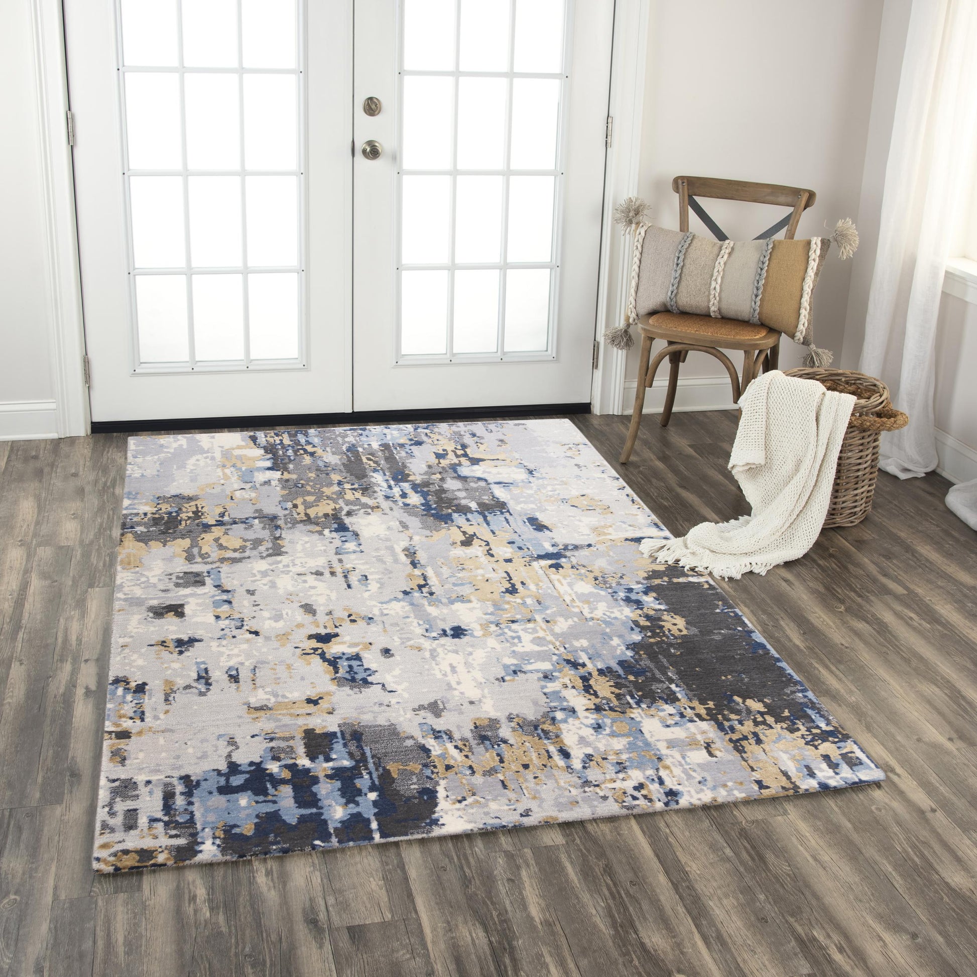 Bolero rug, contemporary, 2' x 3'.