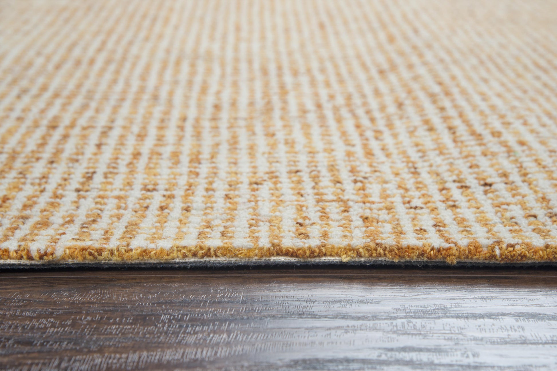 Casual rug, 5' x 8'.