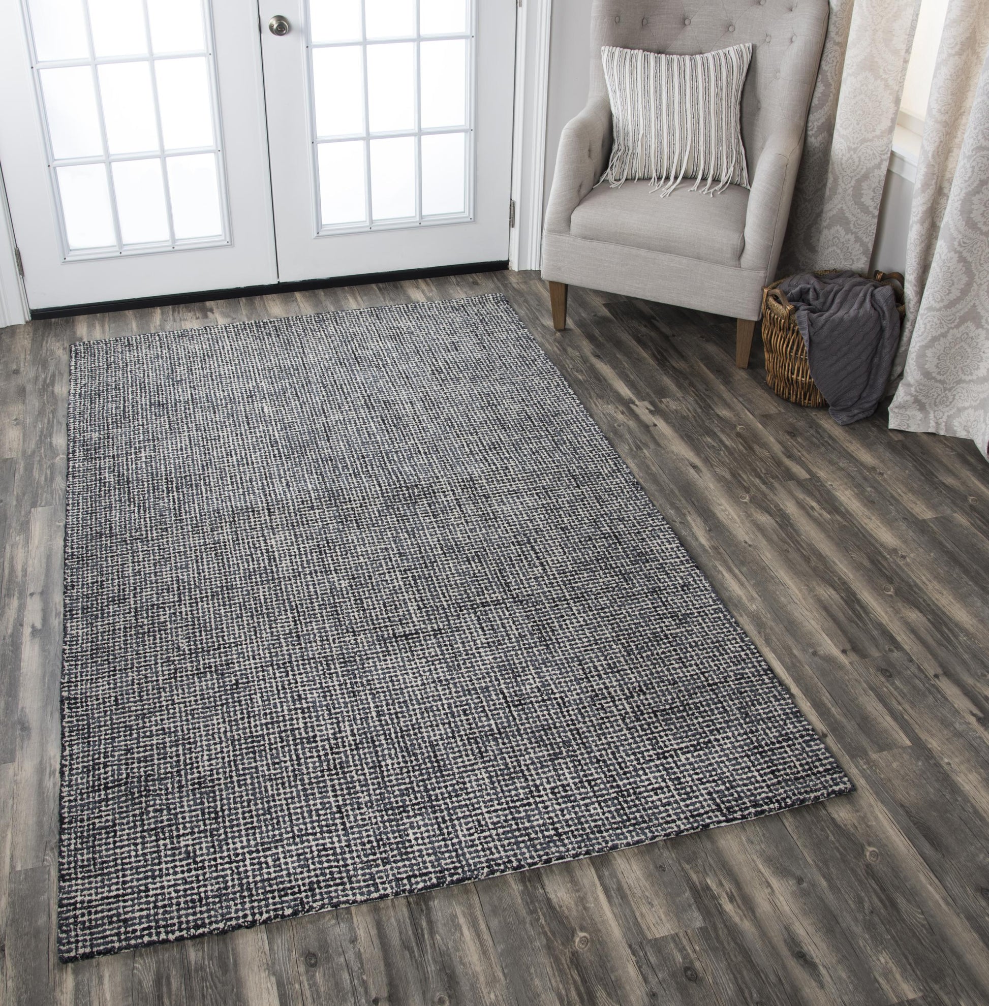 Casual rug, 3' x 5'.