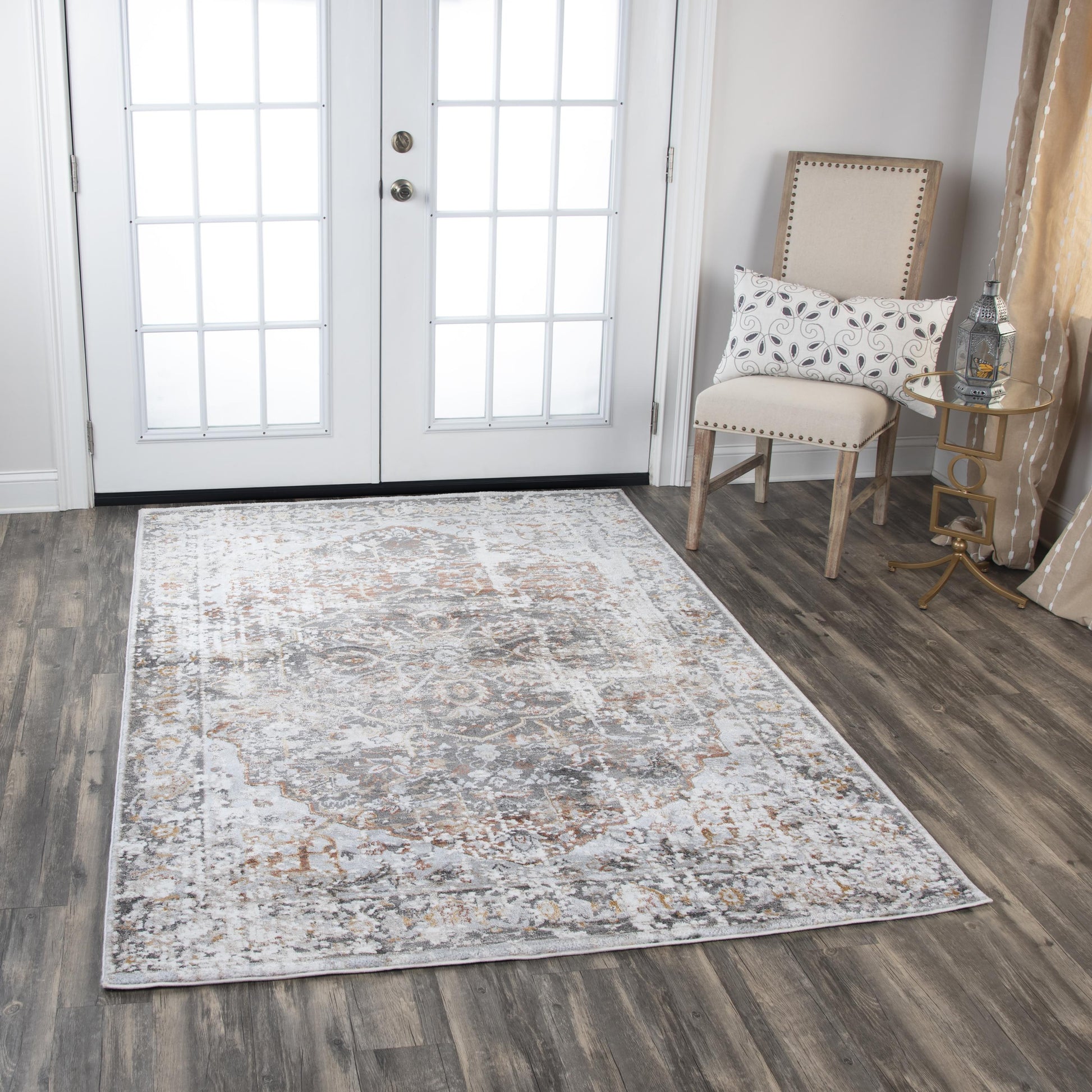 Bristol Traditional rug, 2' x 8'.