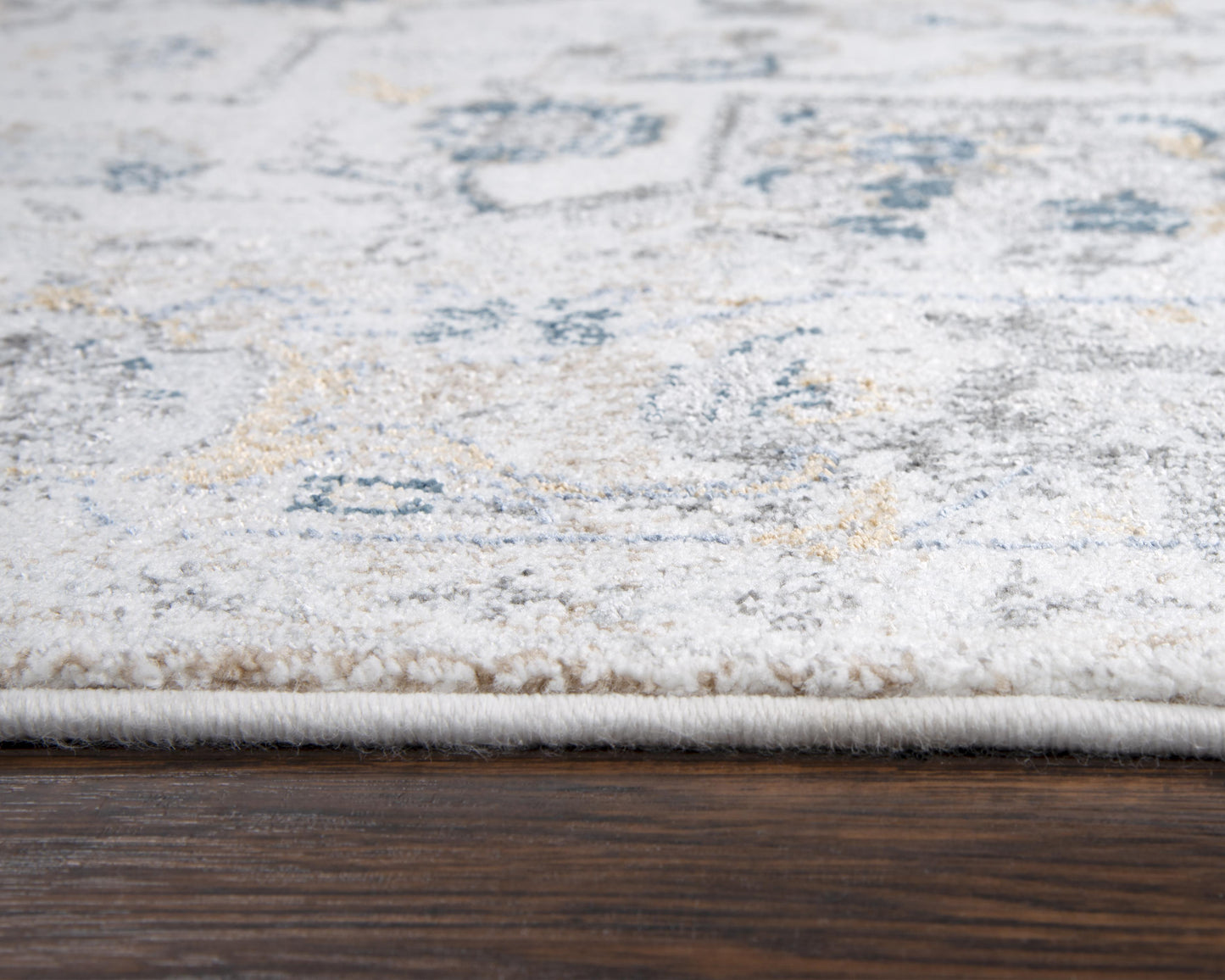 Bristol Traditional rug, 8' x 10'.