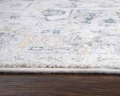 Traditional rug, 4' x 6'.