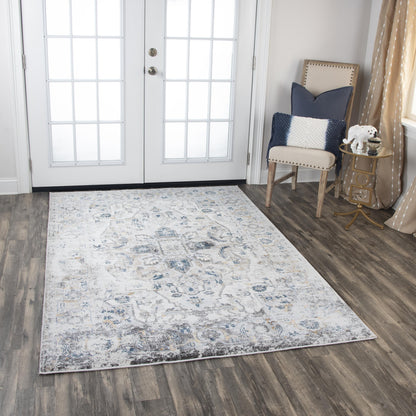 Traditional rug, 4' x 6'.