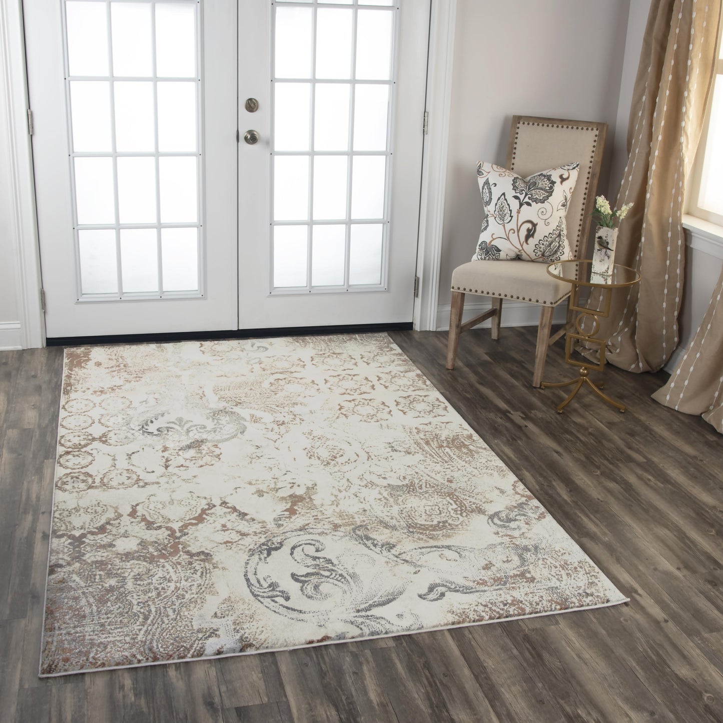 Bristol Traditional rug, 5' x 8'.