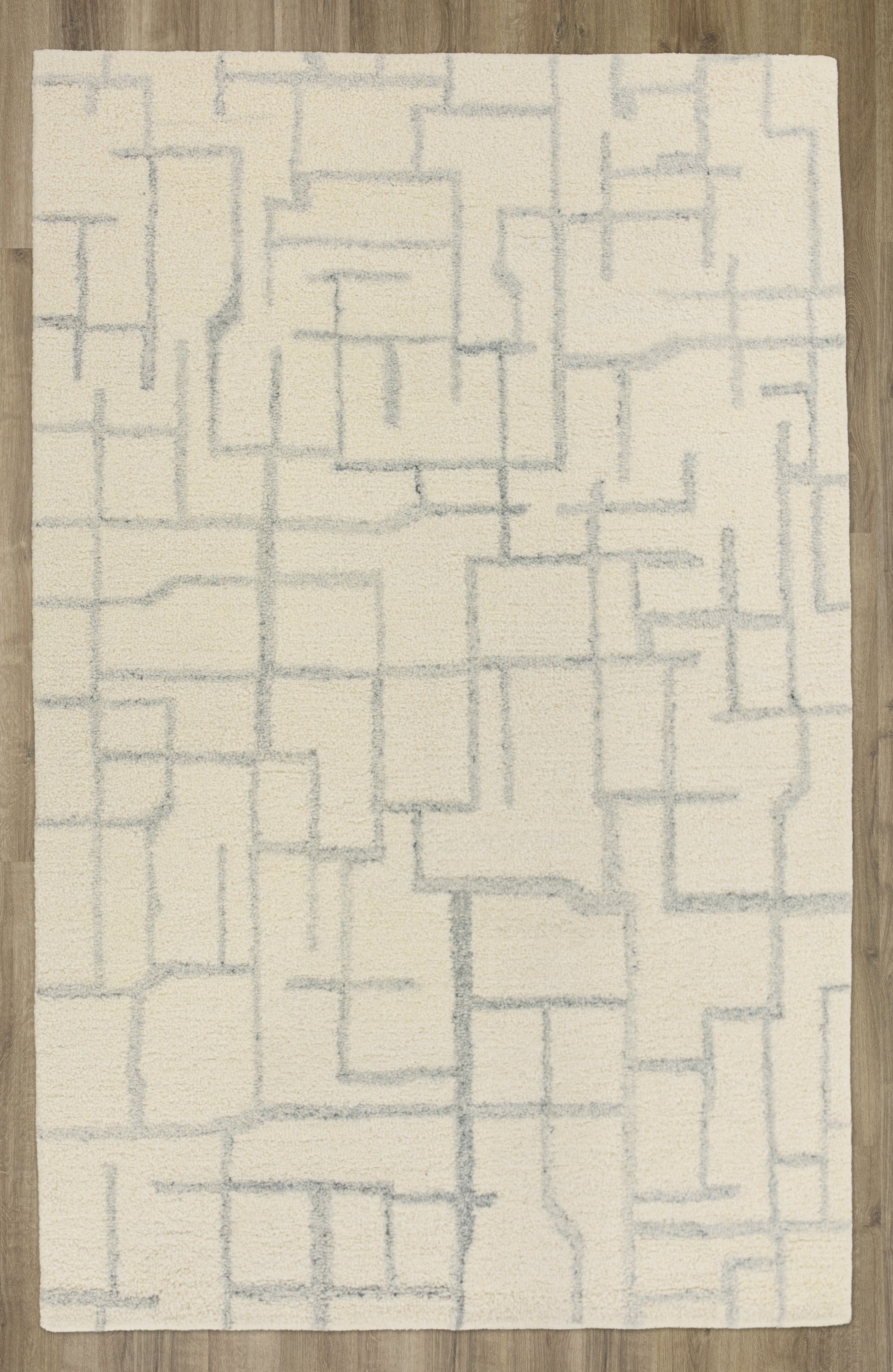 Bronson Transitional rug, 2' x 3'.