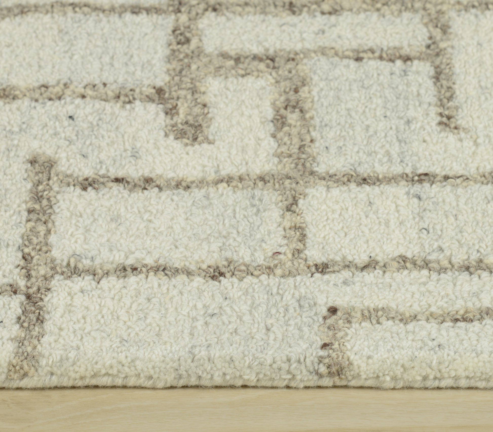 Bronson rug, transitional style, 10' x 13'.