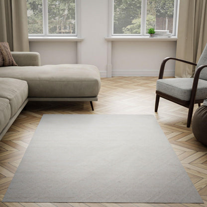 Contemporary rug, 5' x 8'.