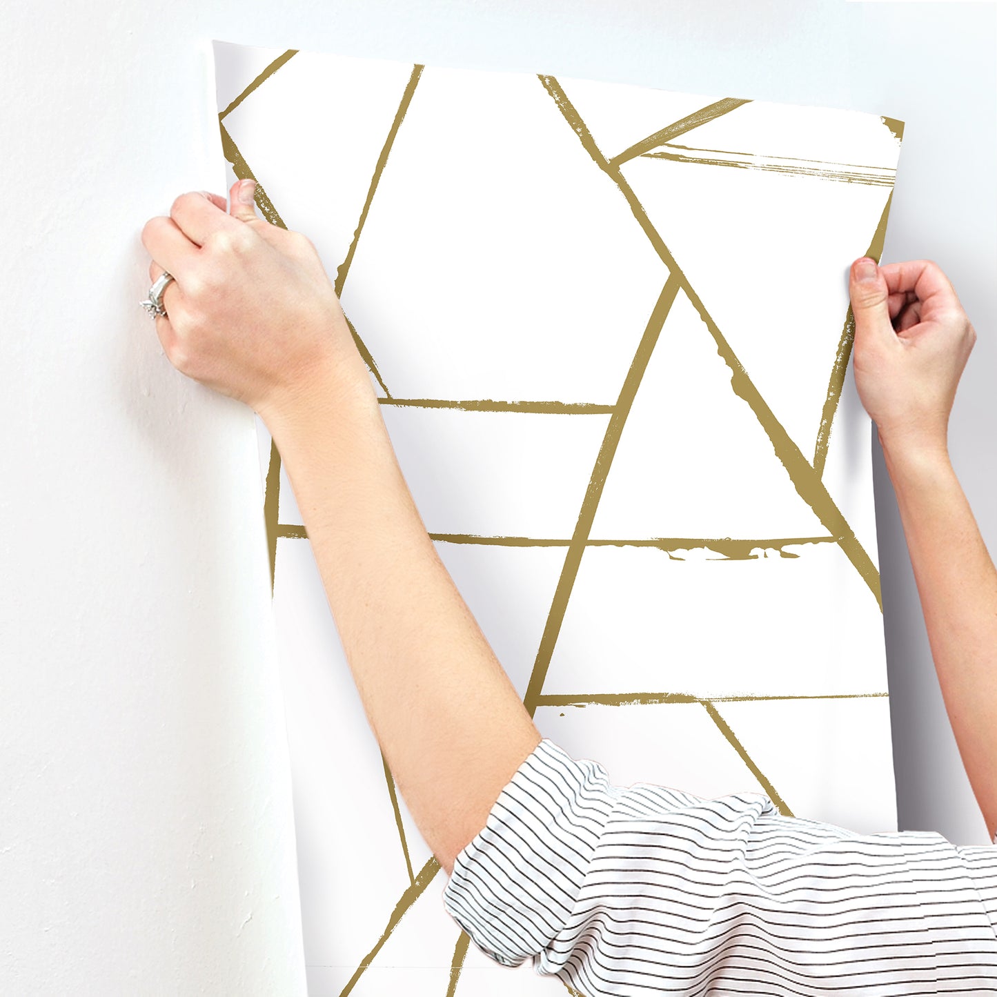 York Wallcoverings Carol Benson-Cobb Signature Intersect Gold Metallic Wallpaper  Geometrics Metallics  Wallpaper - CC1294