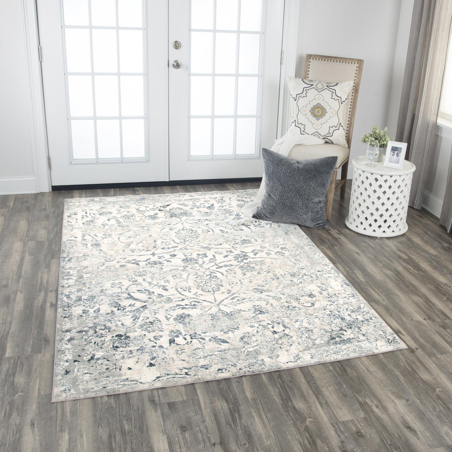Chelsea transitional rug, 5' x 8'.