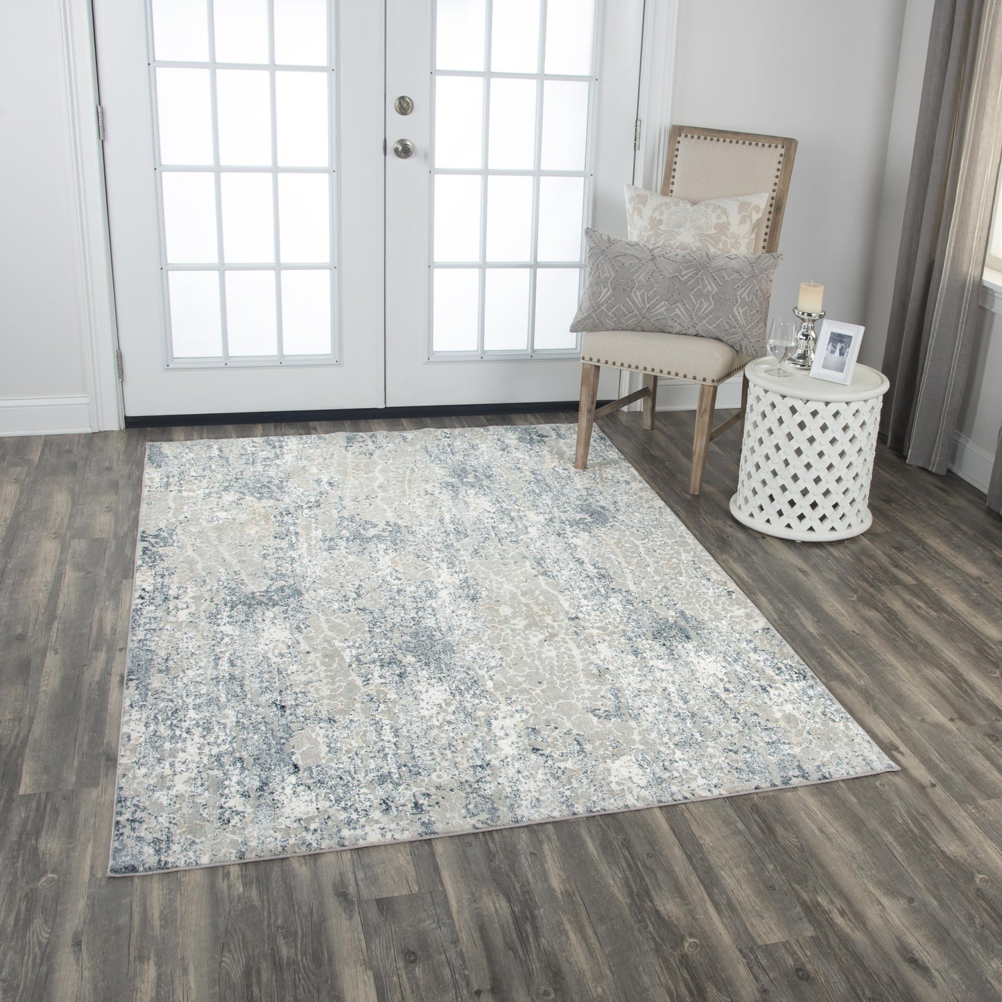 Chelsea Transitional rug, 4' x 6'.