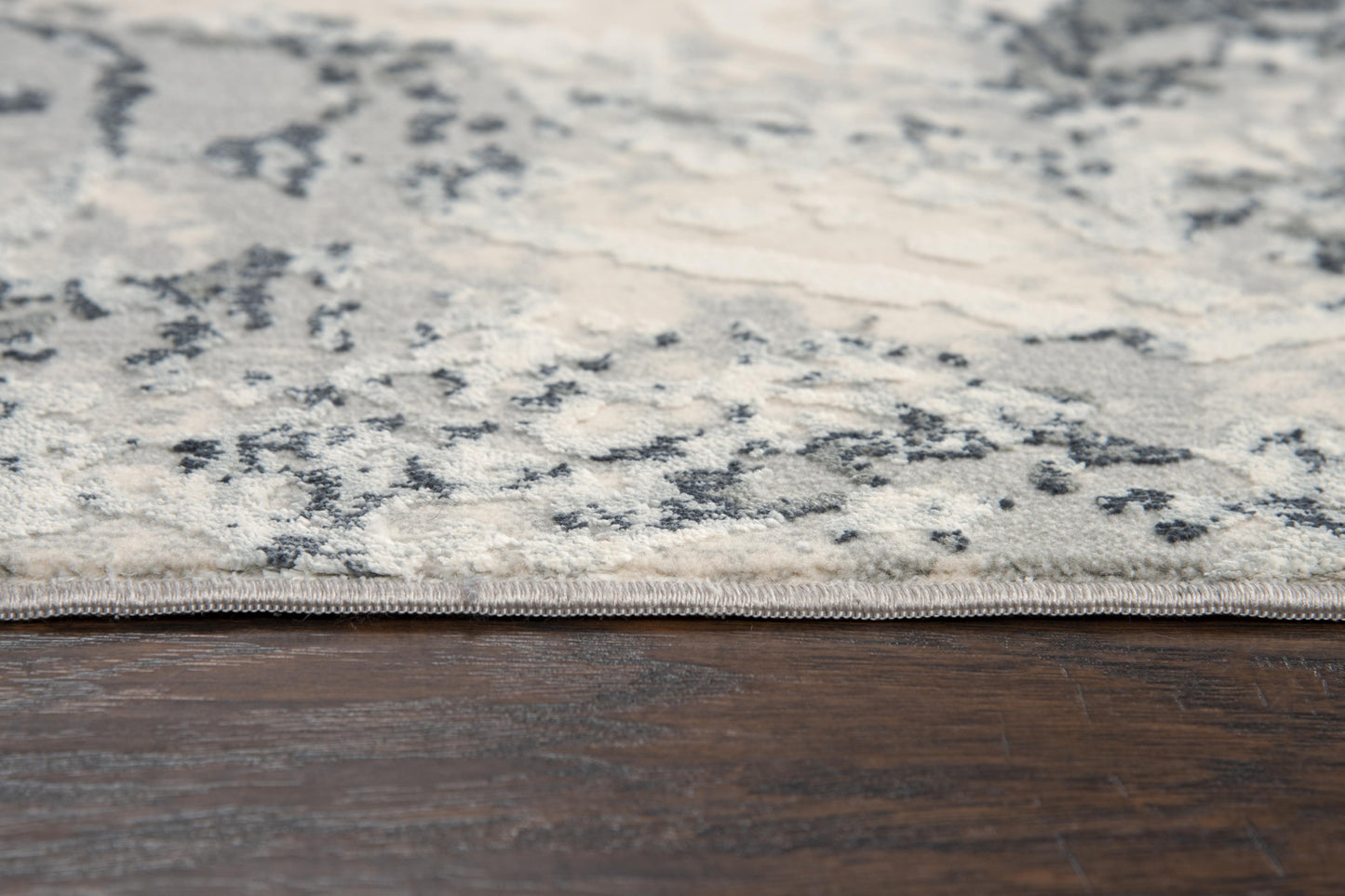 4' x 6' transitional area rug